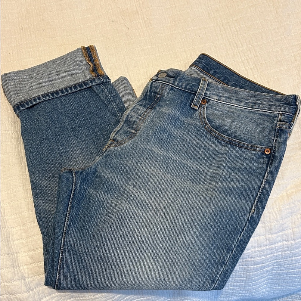 Levi's Women's Boyfriend Jeans in Medium Blue Wash